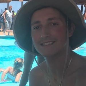 Meet your Posher, Chase